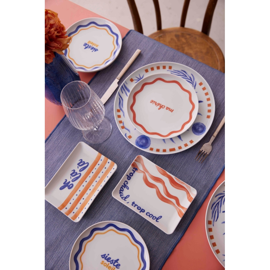 12 darabos porcelán étkészlet — piros/kék/fehér