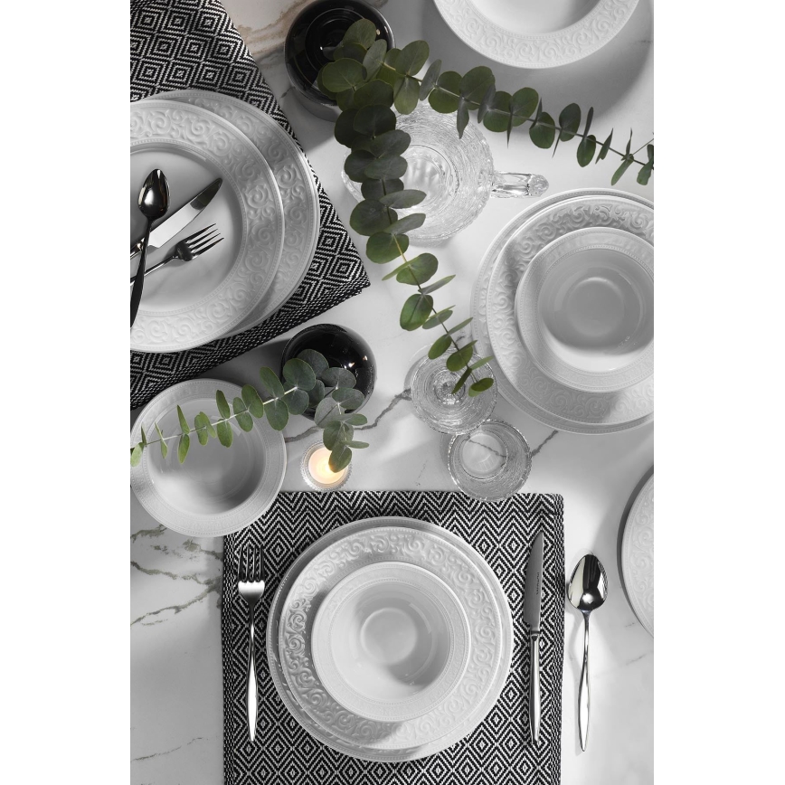 18 darabos fehér porcelán étkészlet