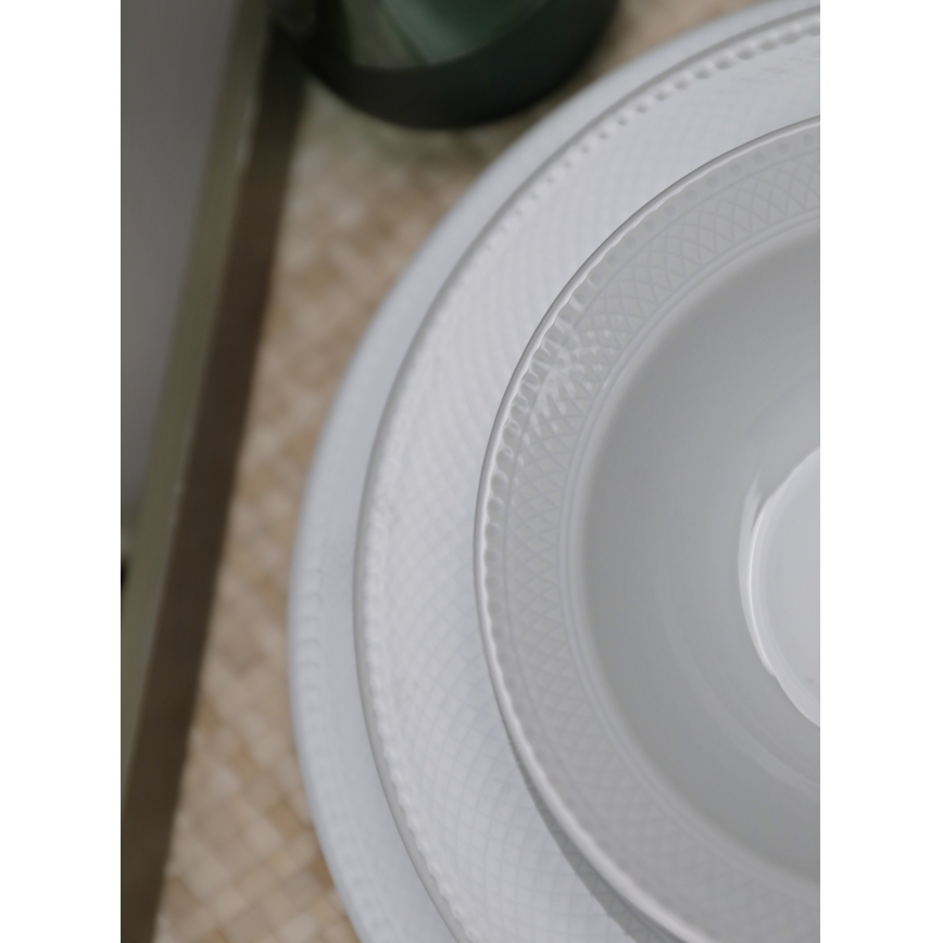 18 darabos fehér porcelán étkészlet