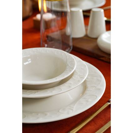 18 darabos fehér porcelán étkészlet
