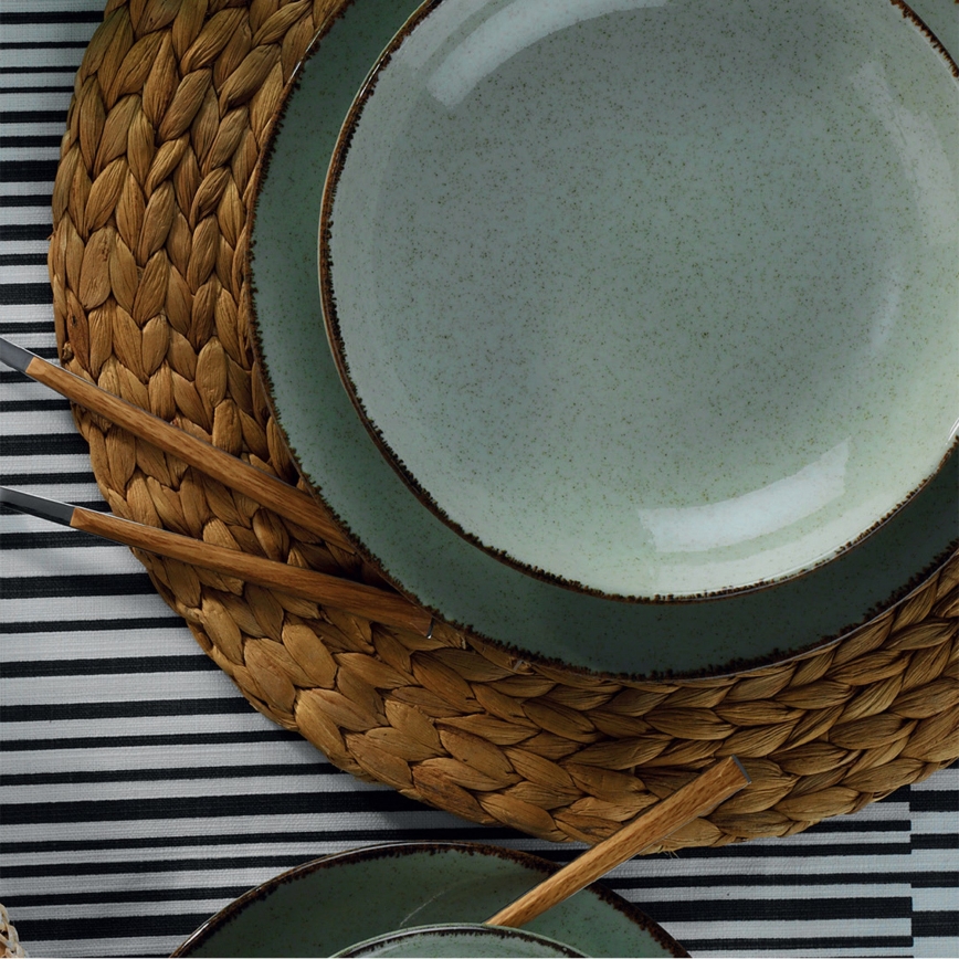 18 darabos zöld porcelán étkészlet