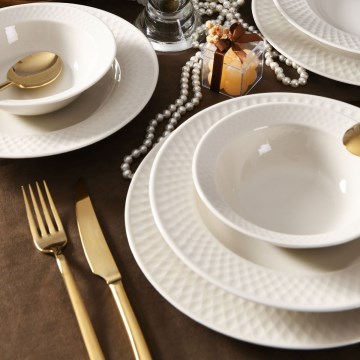 18 részes fehér porcelán étkészlet
