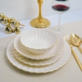 24 darabos porcelán étkészlet, fehér/arany