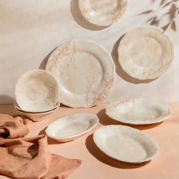 27 darabos, bézs színű porcelán étkészlet