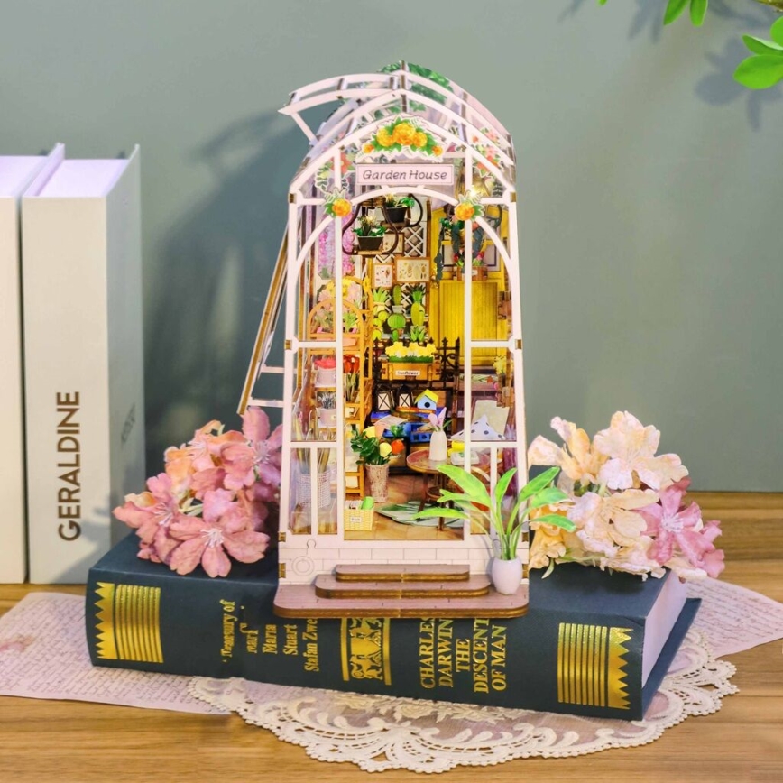 2Kids Játékok - Miniatűr Kerti Házikó 2xAAA