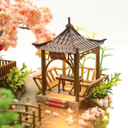 2Kids Játékok - Miniatűr mesebeli házikó 2xAAA-val