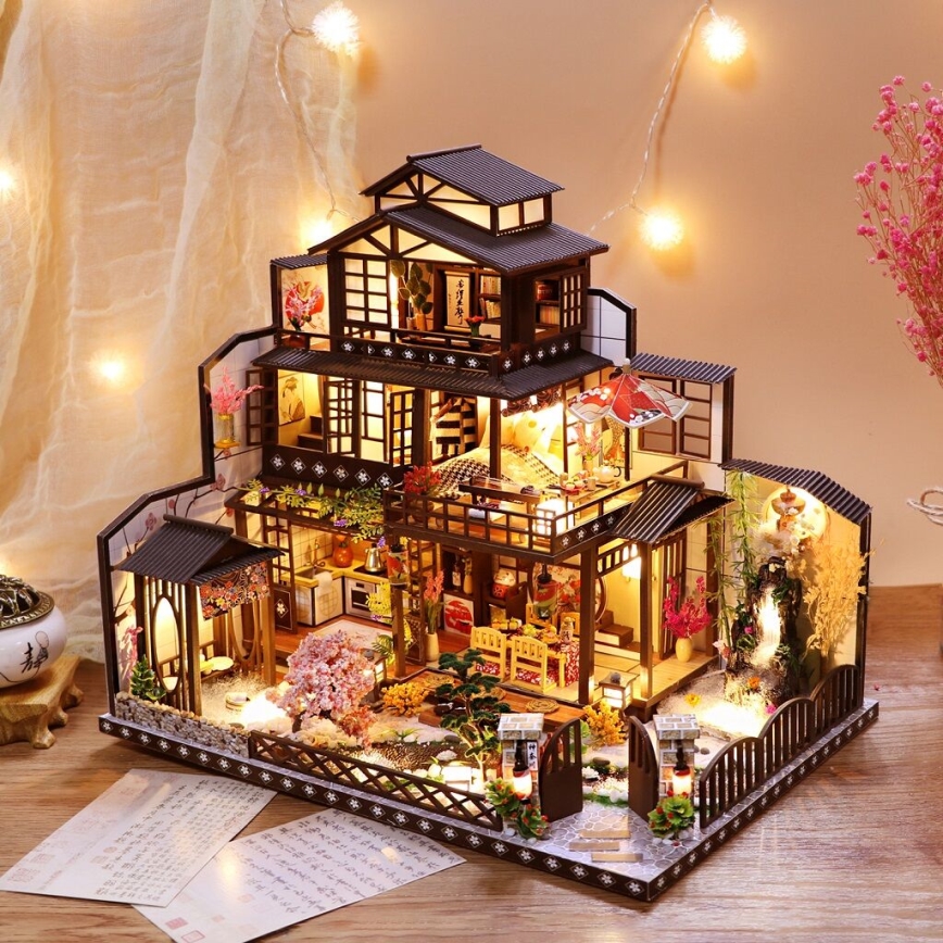 2Kids Toys - Miniatűr házikó Elegáns cseresznyefa villa 2xAAA