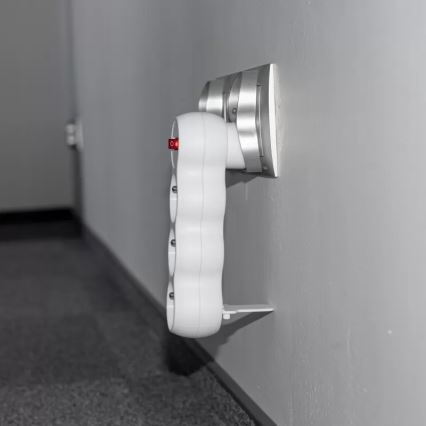 3 aljzatos elosztó kapcsolóval