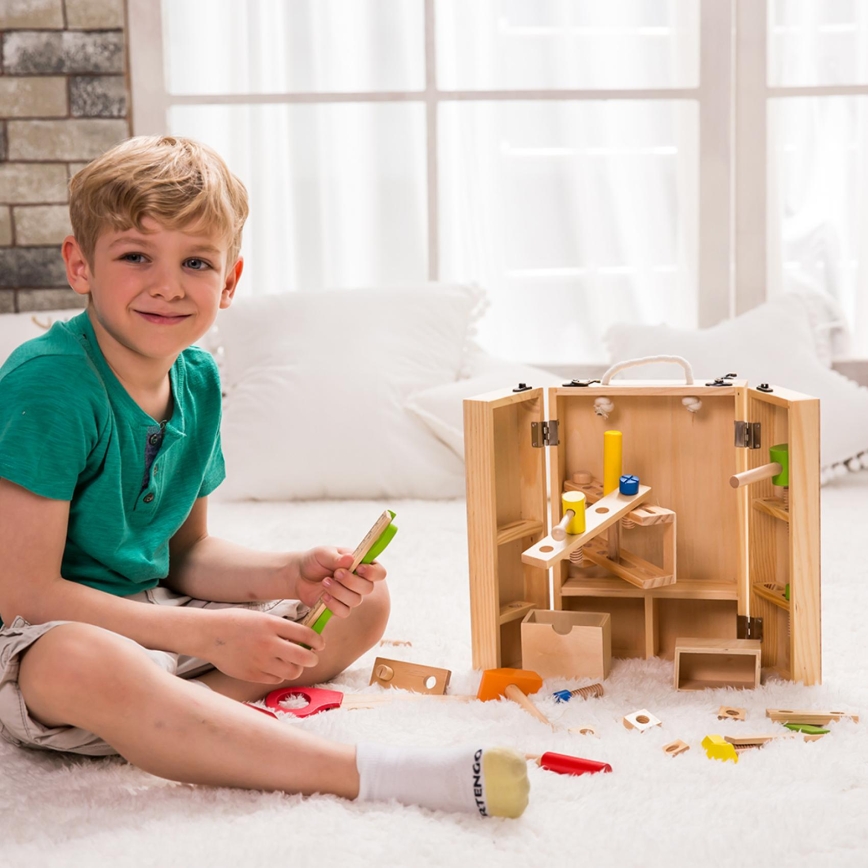 30 darabos fa szerszámkészlet bőröndben