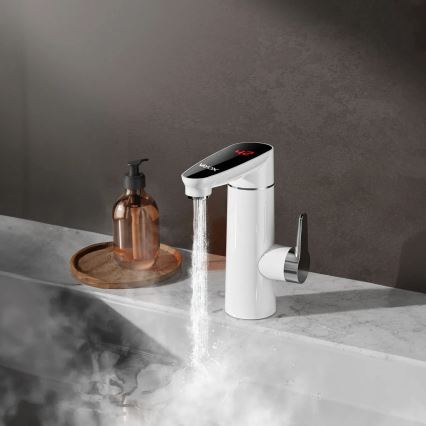 Átfolyós vízmelegítő LED kijelzővel 3000W/230V IPX4 fehér