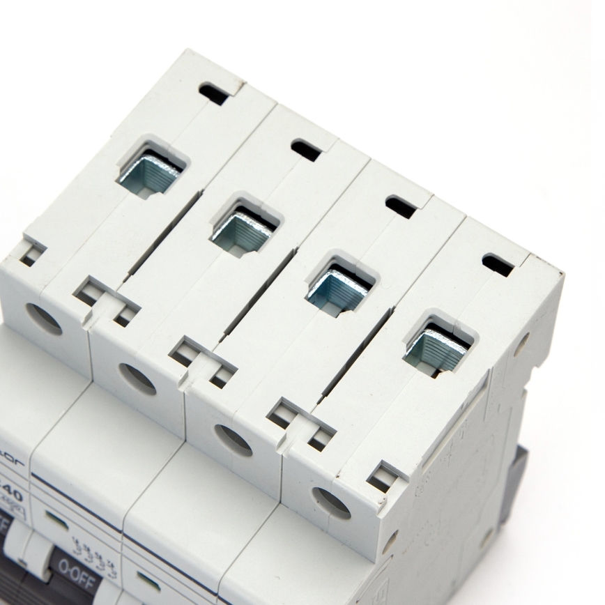 Aigostar - 4 pólusú kismegszakító 4P-40A-C 400V