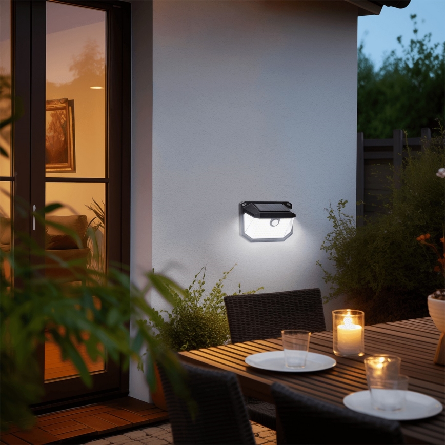 Aigostar - LED Napelemes érzékelős fali lámpa LED/0,8W/5,5V 1200 mAh 6500K IP65