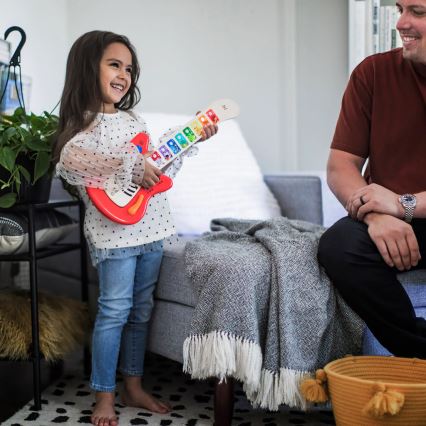 Baby Einstein - Fából készült zenélő játék MAGIC TOUCH gitár 3xAA