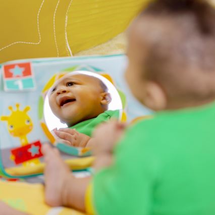 Bright Starts - Babajátszószőnyeg OBALL GRIP & KICK 3xAA