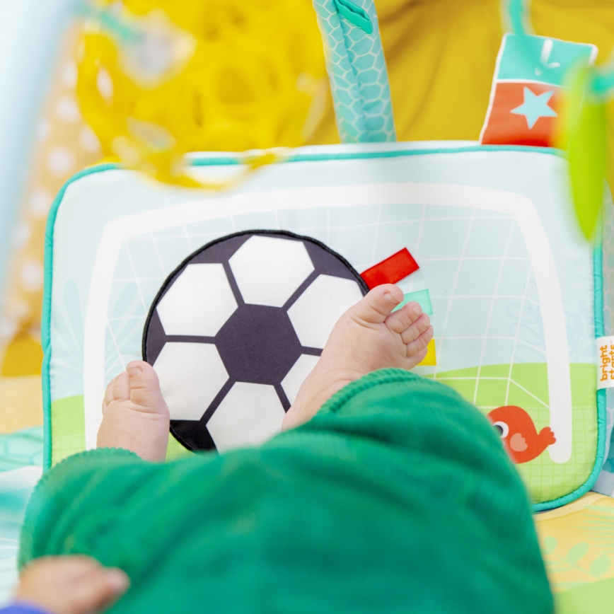 Bright Starts - Babajátszószőnyeg OBALL GRIP & KICK 3xAA