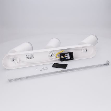 Brilagi - Fürdőszobai spotlámpa SELE 3xGU10/30W/230V IP44 fehér