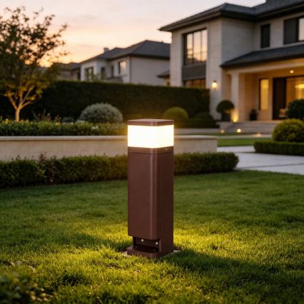 BRILAGI - Kültéri lámpa 2 aljzattal SCHUKO PILLAR 1xG9/11W/230V IP44 barna