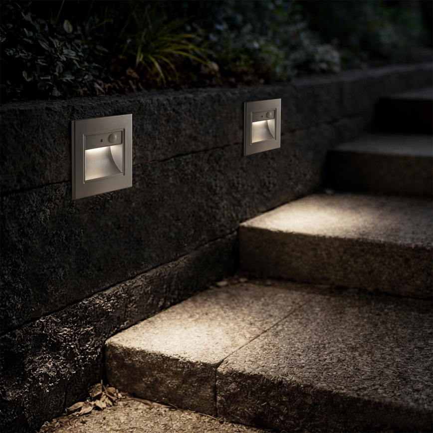 Brilagi - LED lépcsőlámpa mozgásérzékelővel STEP LIGHT LED/1,5W/230V IP44 ezüst