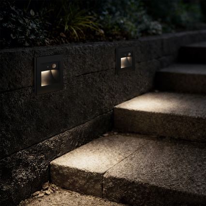 Brilagi - STEP LIGHT LED lépcsővilágító lámpa érzékelővel, 1,5W/230V, IP44, fekete