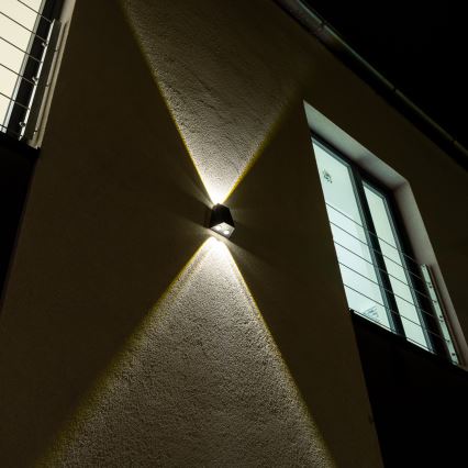 Brilagi - LED Napelemes fali lámpa PYRAMID LED/2W/3,2V 1300 mAh IP54