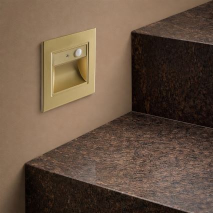 Brilagi - LED lépcsővilágító lámpa érzékelővel STEP LIGHT LED/1,5W/230V IP44 arany