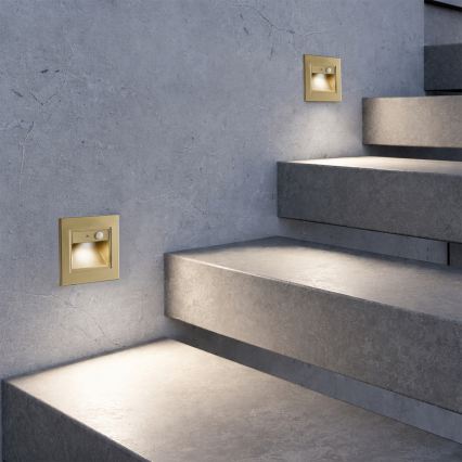 Brilagi - LED lépcsővilágító lámpa érzékelővel STEP LIGHT LED/1,5W/230V IP44 arany