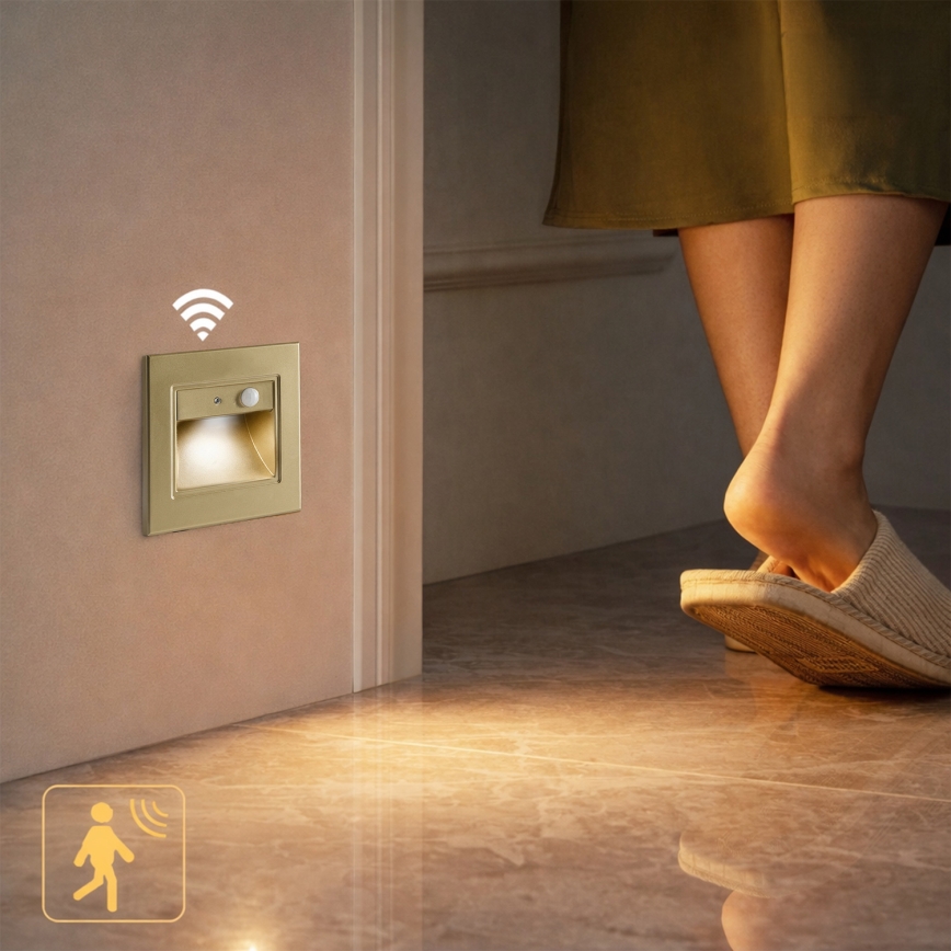 Brilagi - LED lépcsővilágító lámpa érzékelővel STEP LIGHT LED/1,5W/230V IP44 arany