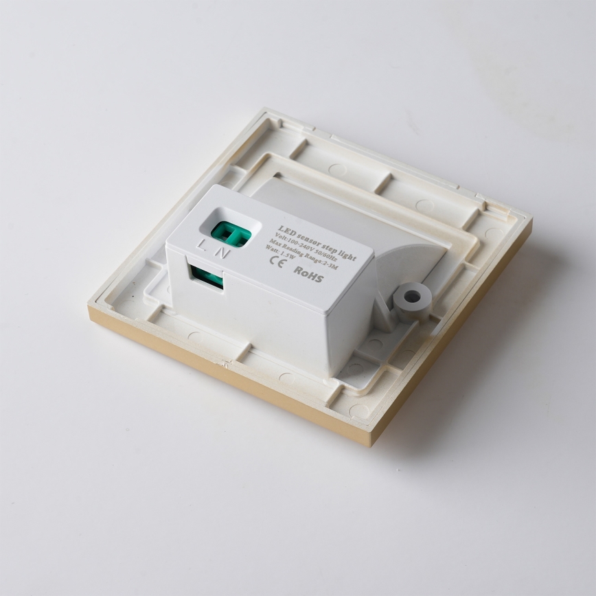 Brilagi - LED lépcsővilágító lámpa érzékelővel STEP LIGHT LED/1,5W/230V IP44 arany