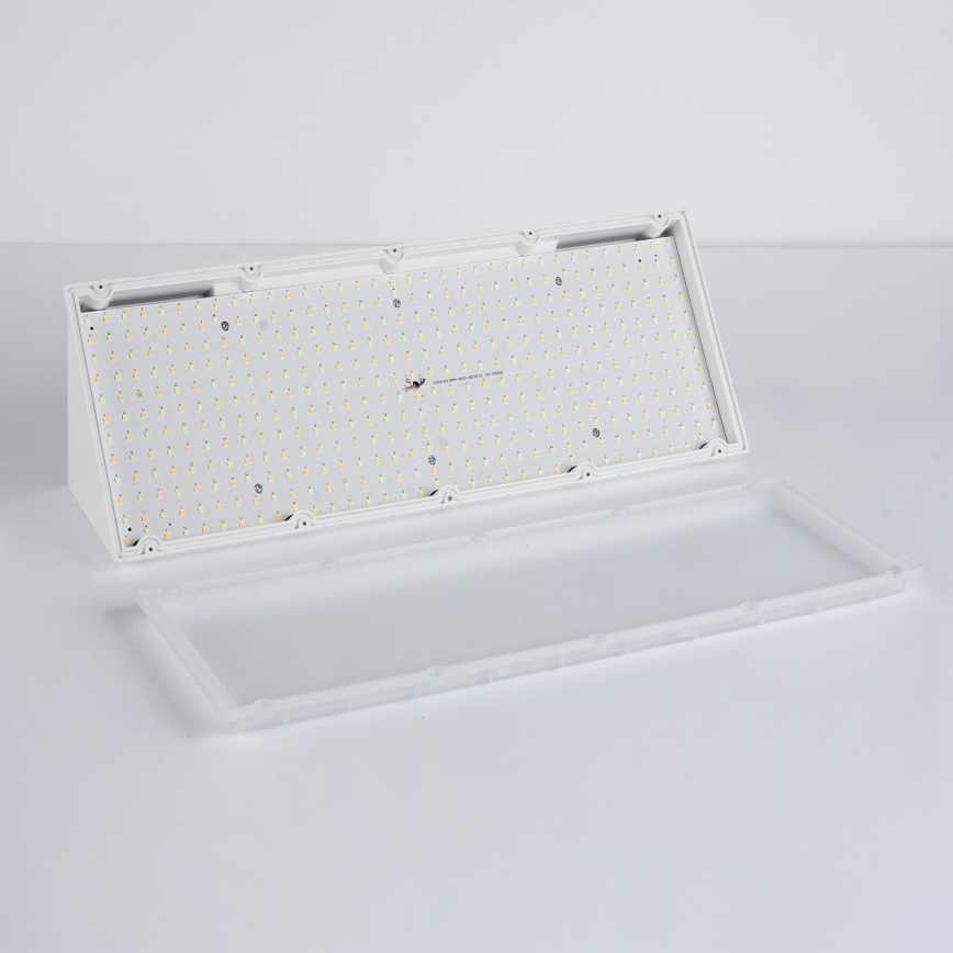 Brilagi - LED kültéri fali lámpatest érzékelővel TRIANGLE LED/42W/230V 45 cm fehér IP65