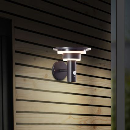 Brilliant - LED Napelemes érzékelős fali lámpa GARVINA LED/3W/3,7V 2000 mAh IP44 fekete