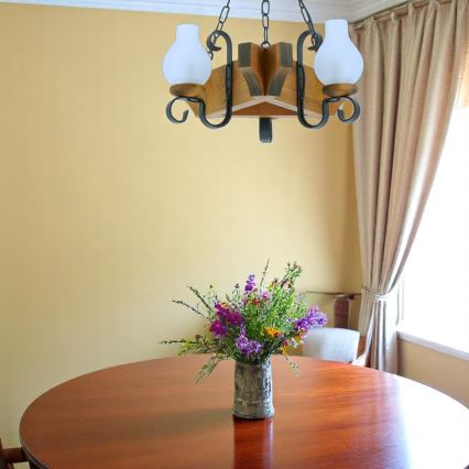 Csillár láncon QUEEN 3xE14/40W/230V bükkfa