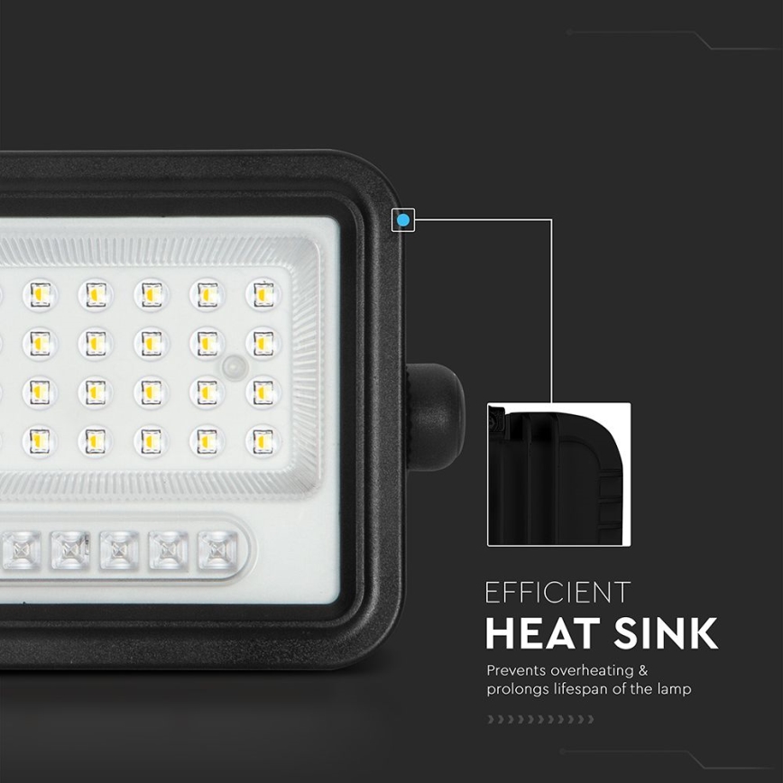 Fényerőszabályozható napelemes LED reflektor LED/50W/3,2V 2000-8000K IP65 3800 mAh fekete + távirányító