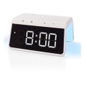 Ébresztőóra LCD kijelzővel és 15W/5V vezeték nélküli töltővel 1xCR2032 fehér