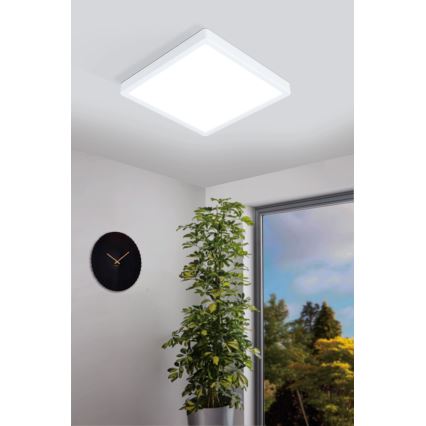 Eglo - LED Dimmelhető fürdőszobai mennyezeti lámpatest LED/19,5W/230V 2700-6500K IP44 ZigBee 28,5x28,5 cm