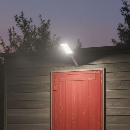 LED Dimmelhető napelemes utcai lámpa érzékelővel VENICE LED/200W/3,2V 12000 mAh IP65 fekete + távirányító