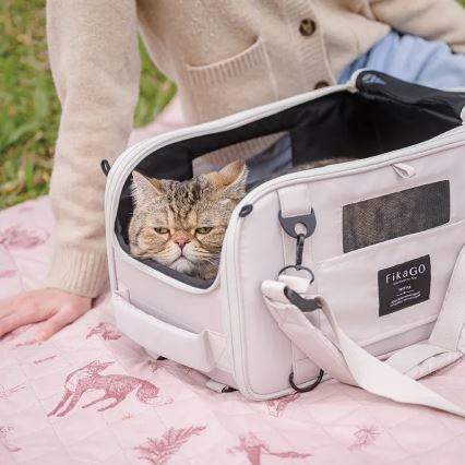 Fikago - Utazási hordtáska kutyáknak és macskáknak TRUFFLE Creamy Cloud