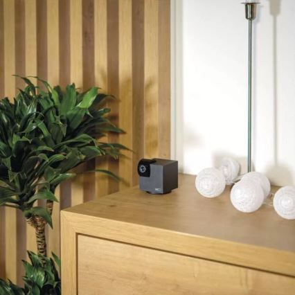 Okos, belső forgatható kamera mozgásérzékelővel GoSmart 5V Wi-Fi Tuya