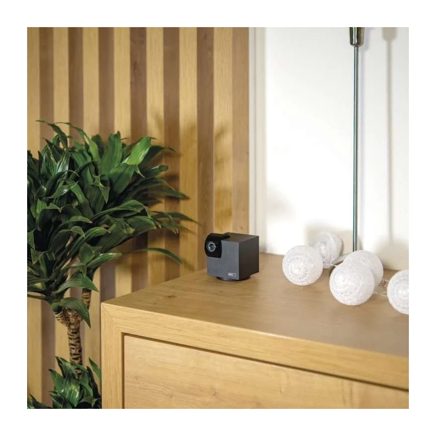 Okos, belső forgatható kamera mozgásérzékelővel GoSmart 5V Wi-Fi Tuya fekete