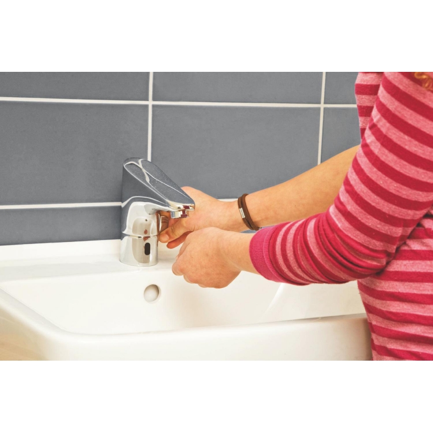 GROHE 36207001 - Elektronikus mosdócsaptelep EUROPLUS E DN 15 fényes króm