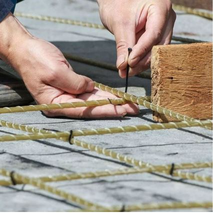 Gyorskötöző 2,5x150mm 100db fekete