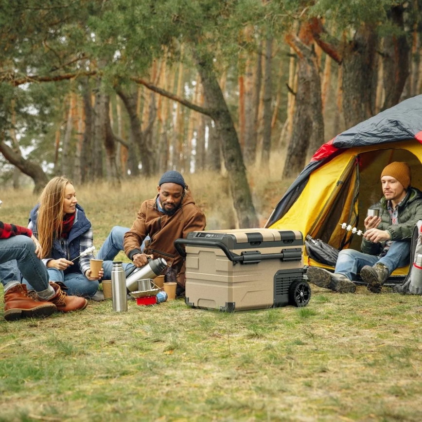 Hordozható Autós hűtő LCD kijelzővel 39 l 230V/12V/24V barna