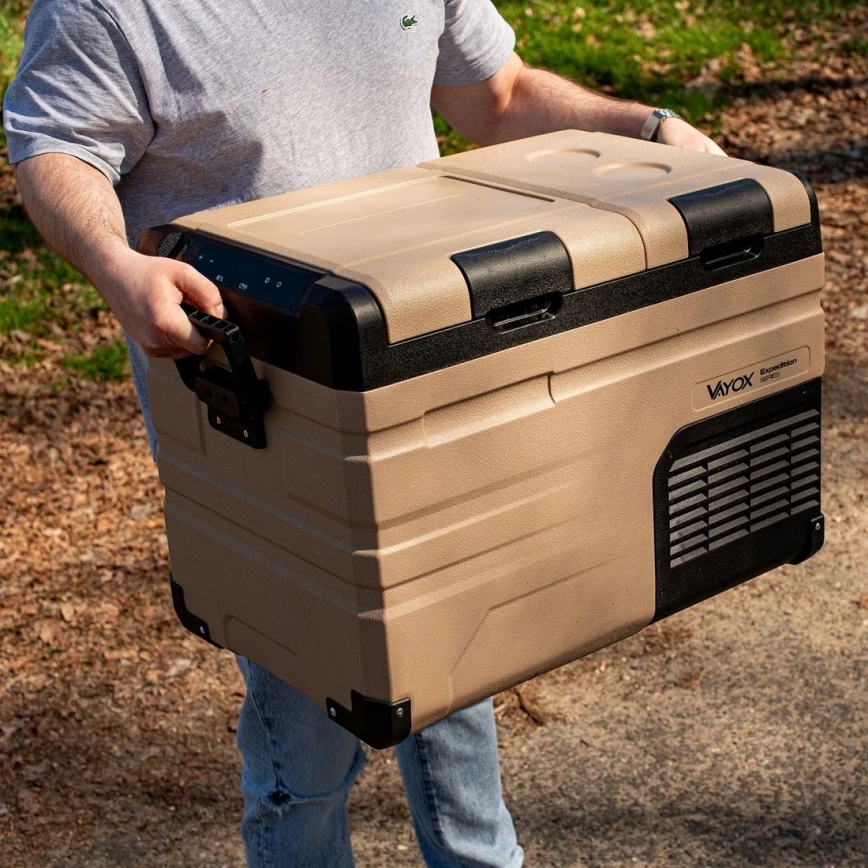 Hordozható Autós hűtő LCD kijelzővel 39 l 230V/12V/24V barna