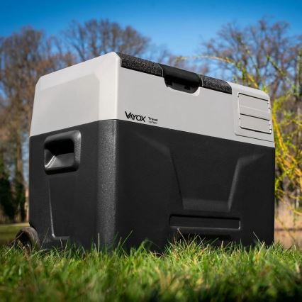 Hordozható Autós hűtő LCD kijelzővel 40 l 230V/12V/24V fekete