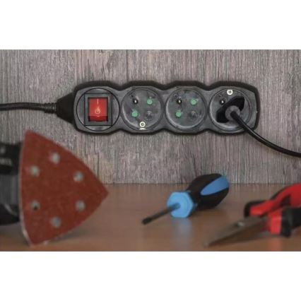 Hosszabbítókábel kapcsolóval 5Z 3m fekete