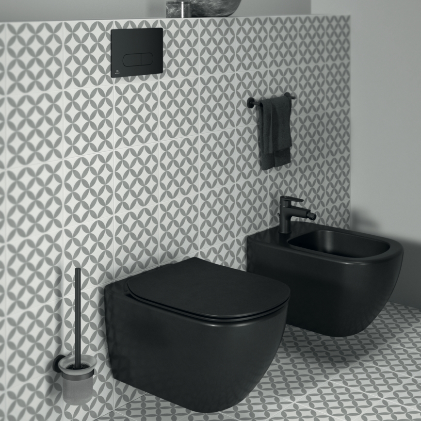 Ideal Standard T3546V3 - Falra szerelhető WC SoftClose ülőkével TESI kerámia/fekete