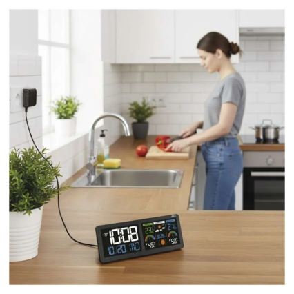 Időjárás-állomás színes LCD-kijelzővel és ébresztővel, 5V, 3xAAA + 2xAA, fekete