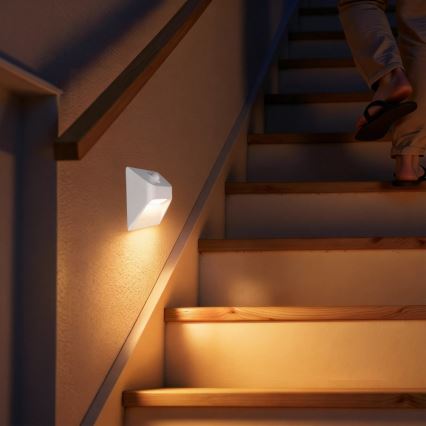 Immax 08308L - LED újratölthető lépcsővilágító lámpa érzékelővel STEP LIGHT LED/0,3W/3,7V 2200 mAh IP53 fehér