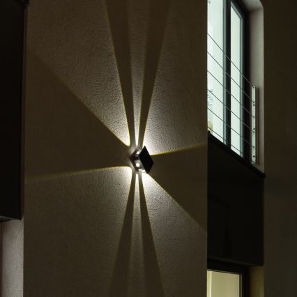 LED napelemes fali lámpa érzékelővel LED/2W/5V IP54 1300 mAh