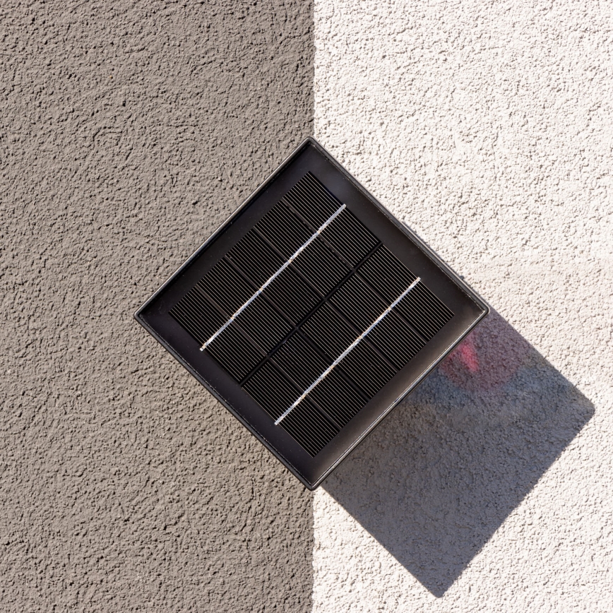 LED napelemes fali lámpa érzékelővel LED/2W/5V IP54 1300 mAh