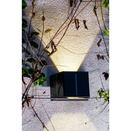 LED napelemes fali lámpa érzékelővel LED/2W/5V IP54 1300 mAh